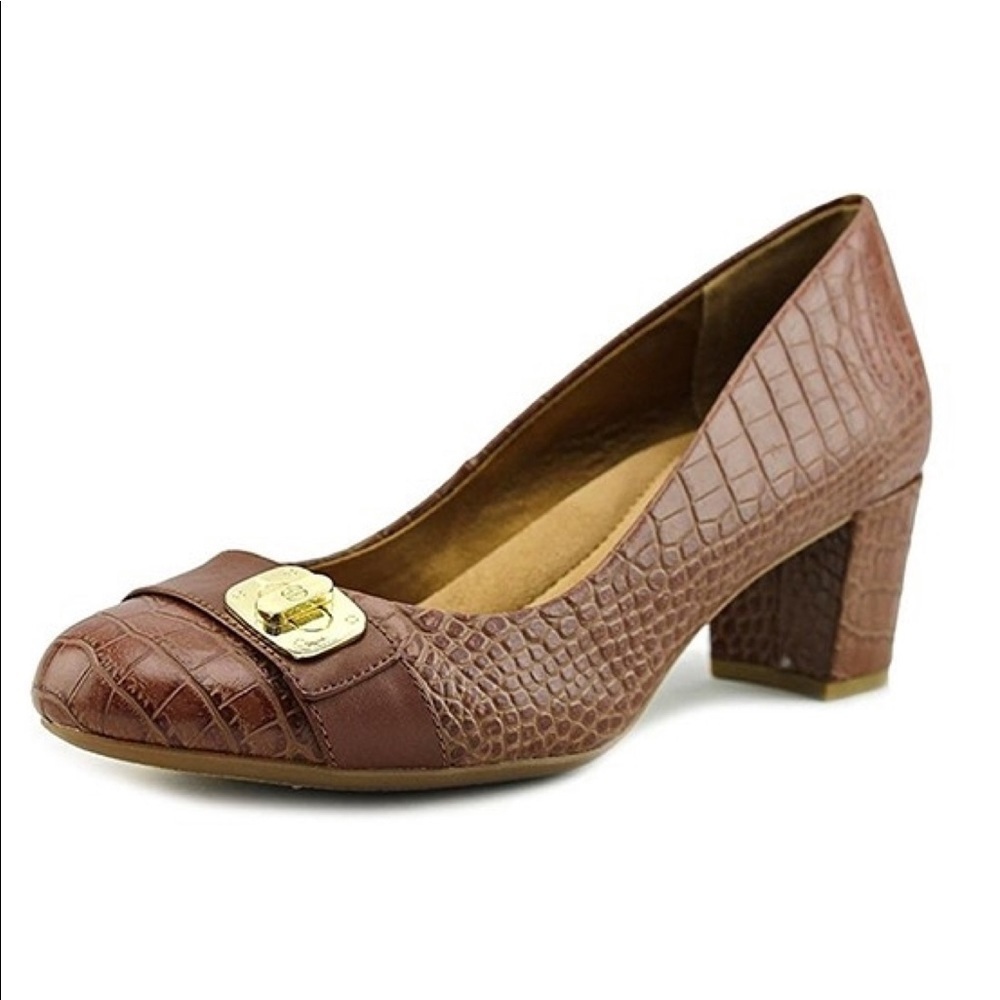 Giani Bernini Lorenn Women Round Toe Leather Heels